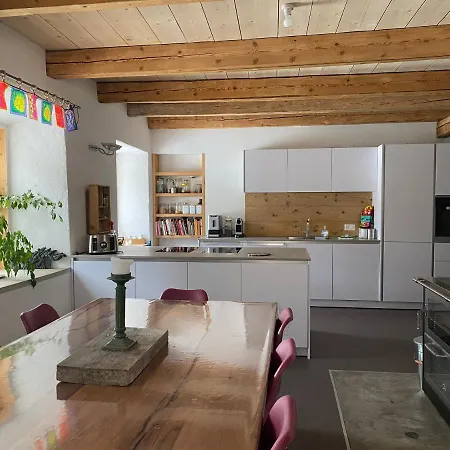 Mit Charme Im Kuenstlerviertel In Der Stailamar In