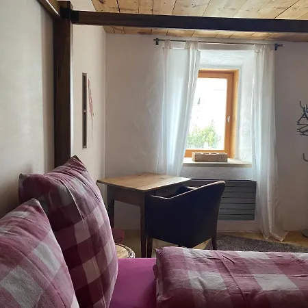 Mit Charme Im Kuenstlerviertel In Der Stailamar In *