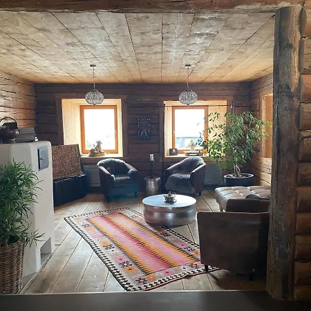 Apartmán Mit Charme Im Kuenstlerviertel In Der Stailamar In *